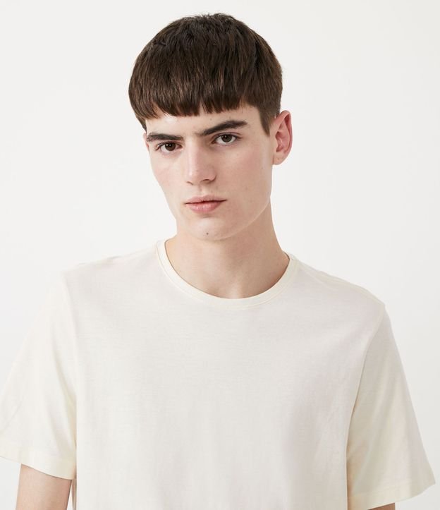 Remera Slim Básica en Algodón Peruano con Cuello Redondo 5