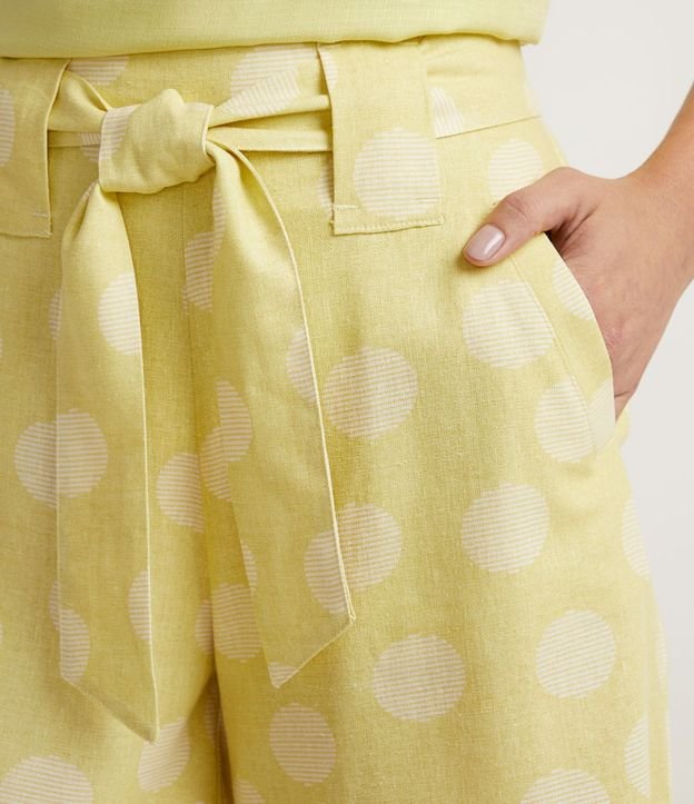 Short Recto en Viscolino con Cinturón para Amarre y Estampado Lunares 4