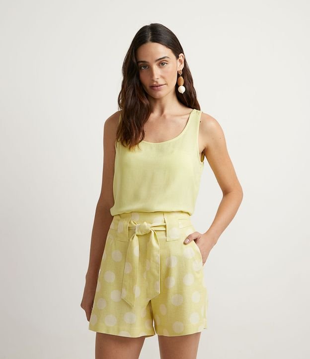 Short Recto en Viscolino con Cinturón para Amarre y Estampado Lunares