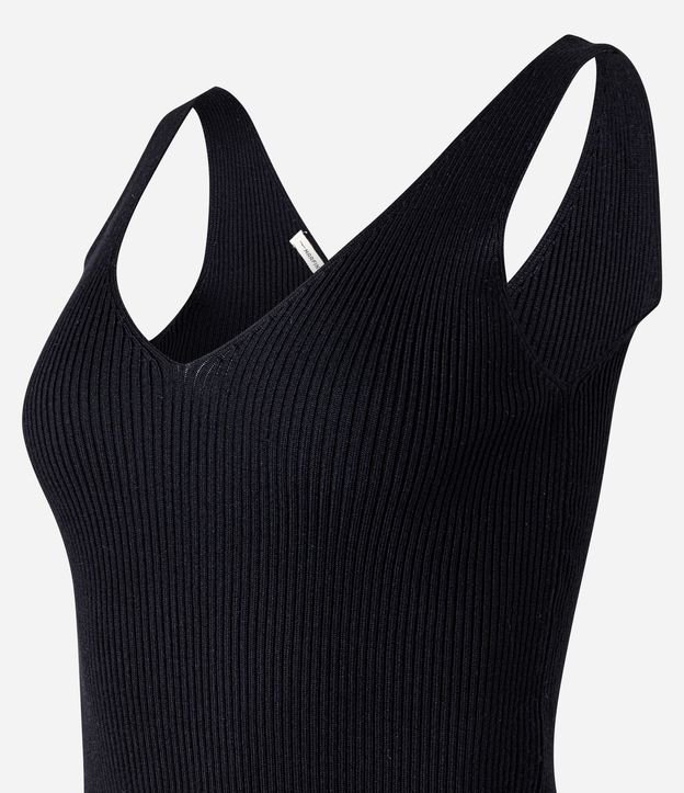 Blusa Musculosa en Punto Acanalado con Escote V 9