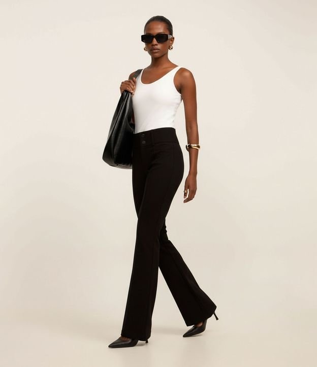 Pantalón Flare Básica en Punto Roma con Botones y Cintura Ancha 6