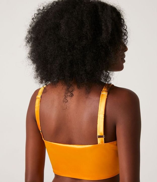 Blusa Super Cropped en Satín con Tirantes Finos y Sin Estampado 3