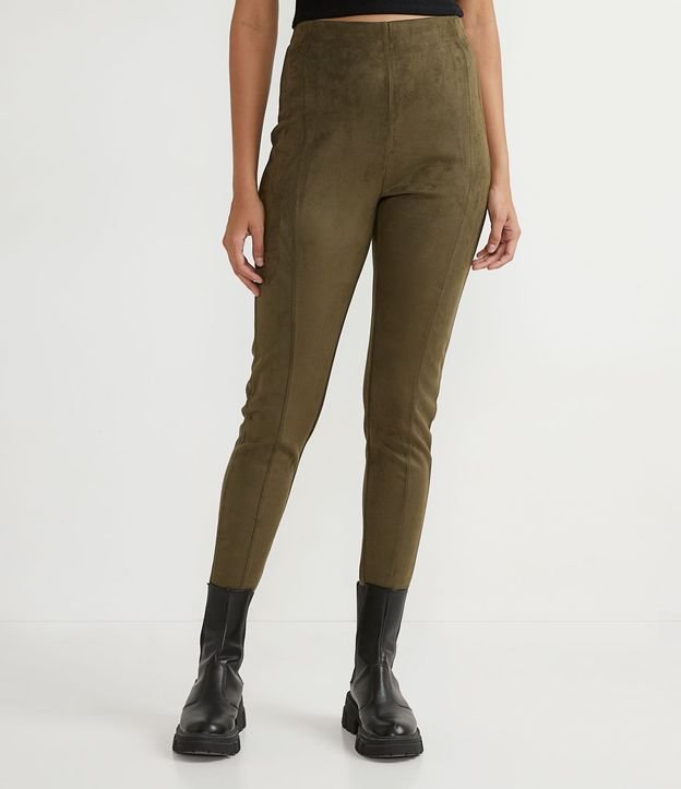 Pantalón Legging en Fake Gamuza con Recortes