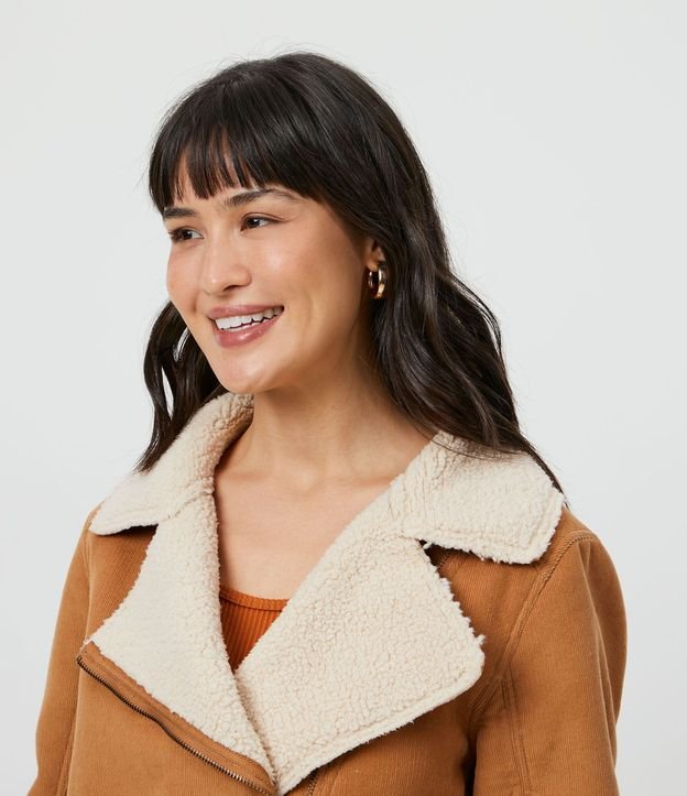 Campera Alargada en Terciopelo con Forro en Sherpa 3
