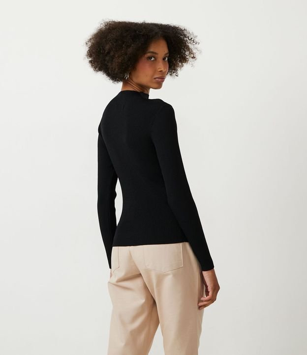 Blusa Básica en Tejido de Punto Acanalada con Cuello Alto 3