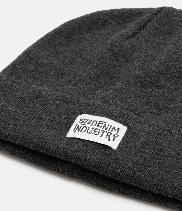 Gorro Básico con Etiqueta Frontal 5