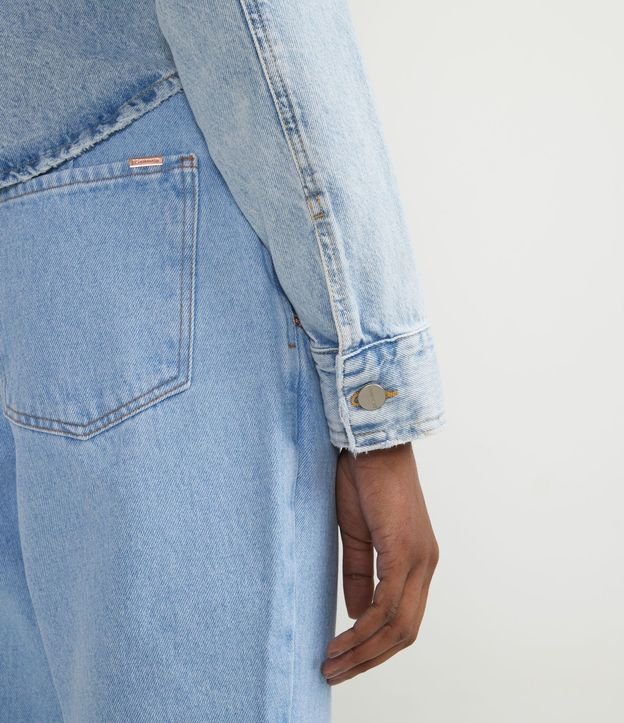 Camisa Cropped Jeans con Desgastes 3
