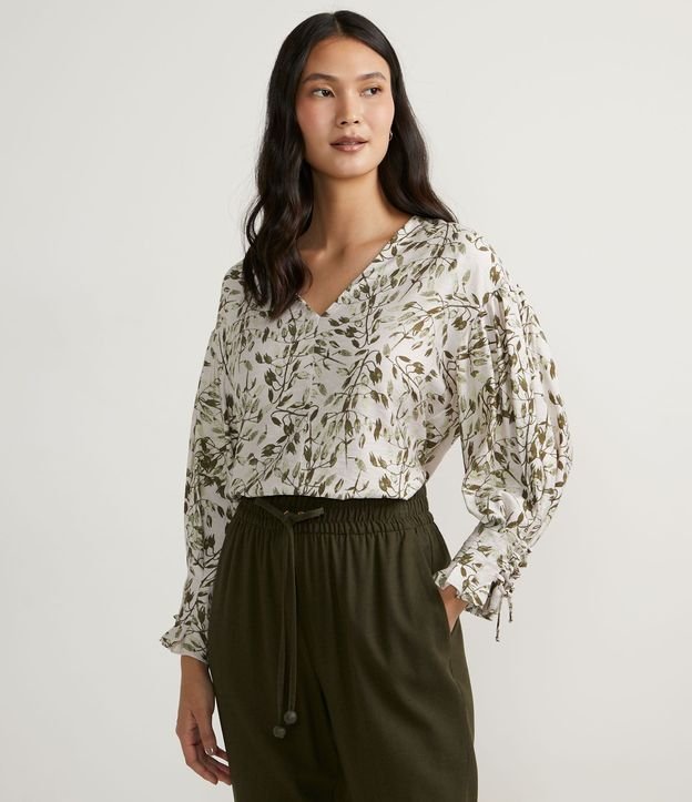 Blusa Amplia en Crepé con Estampado de Follajes