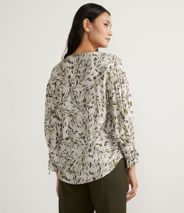 Blusa Amplia en Crepé con Estampado de Follajes 2