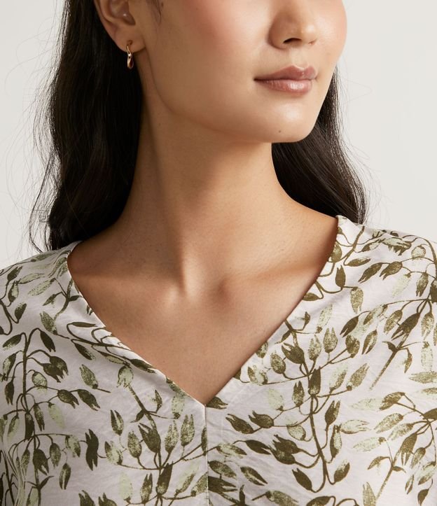 Blusa Amplia en Crepé con Estampado de Follajes 3
