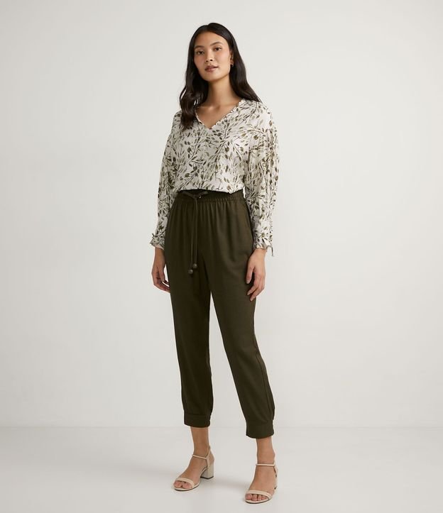 Blusa Amplia en Crepé con Estampado de Follajes 5