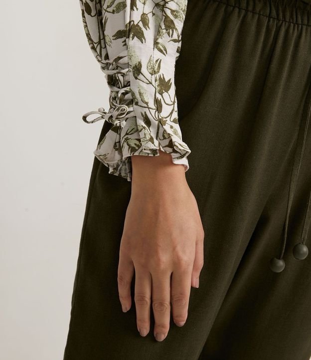 Blusa Amplia en Crepé con Estampado de Follajes 6