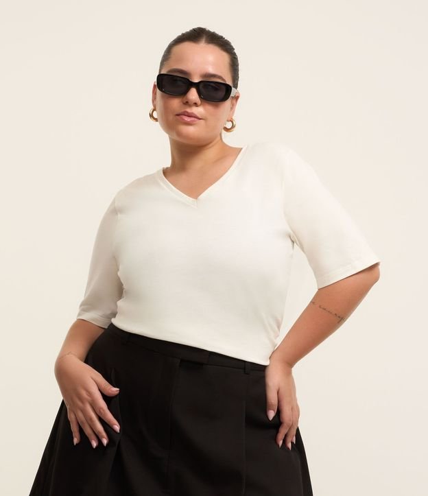 Blusa Básica en Algodón con Cuello V Curve & Plus Size