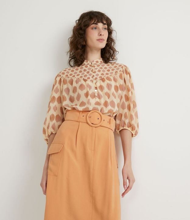 Camisa Manga 3/4 en Chiffon con Estampado Lunares Irregulares