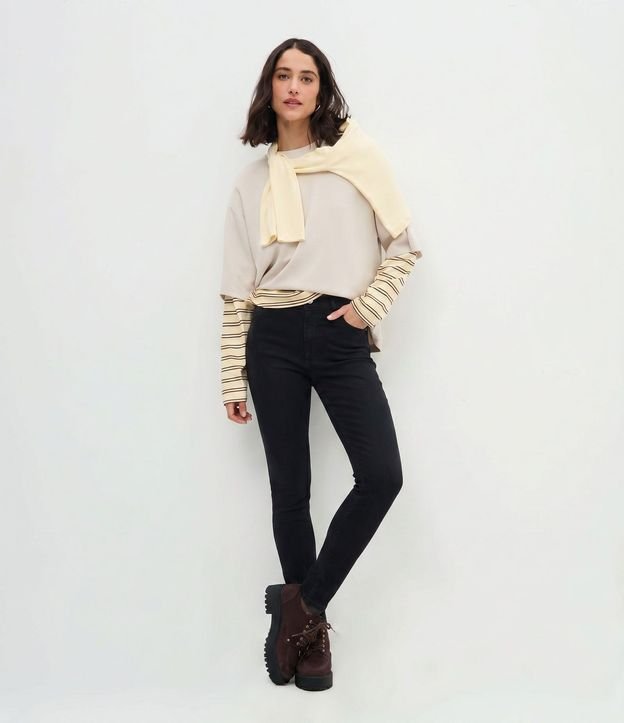 Pantalón Skinny Jeans con Cintura Alta y Bolsillos