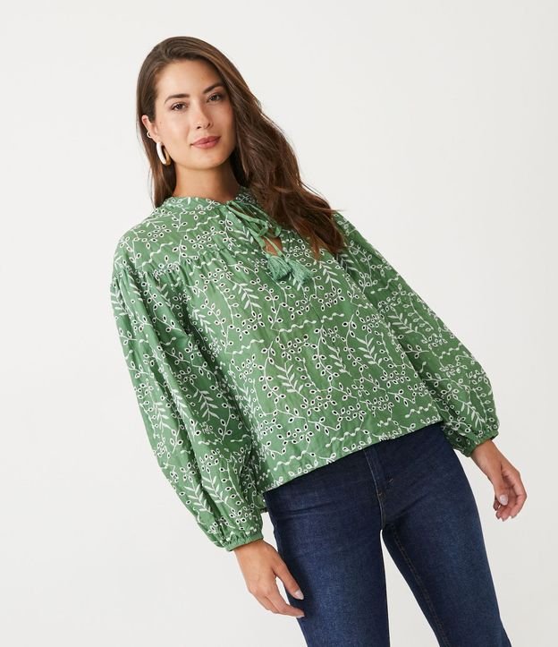 Blusa Bata en Laise con Mangas Abullonadas