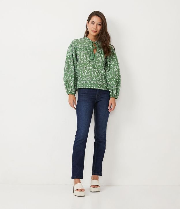 Blusa Bata en Laise con Mangas Abullonadas 2