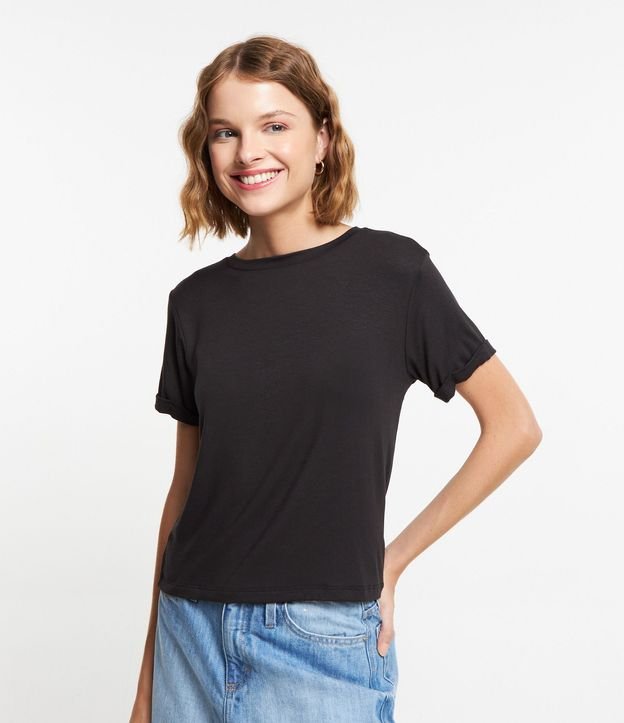 Blusa Básica en Viscosa con Manga Dobrada