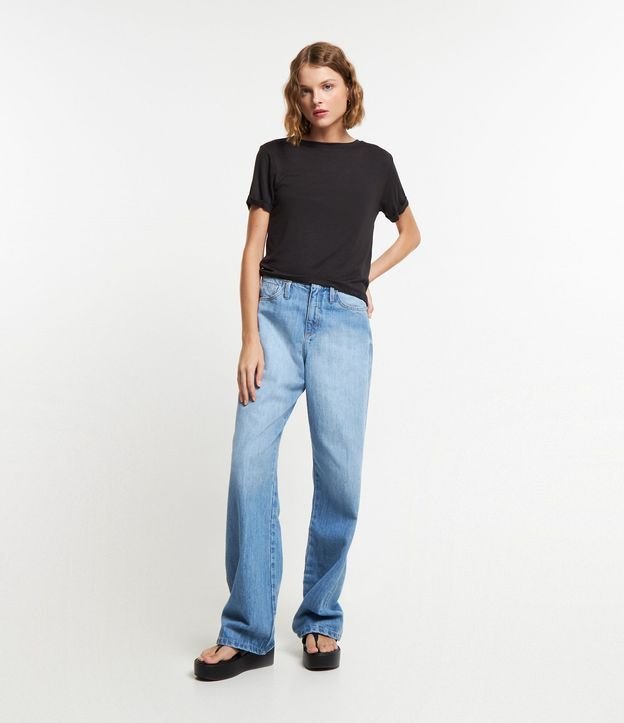Blusa Básica en Viscosa con Manga Dobrada 2