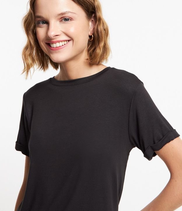 Blusa Básica en Viscosa con Manga Dobrada 4