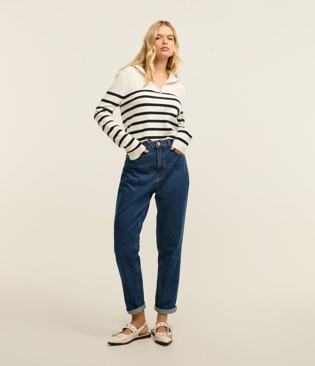 Pantalón Mom en Jeans con Cintura Alta y Costura Aparente