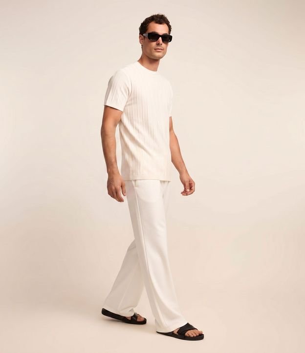 Remera Slim en Viscosa con Textura de Rayas y Manga Corta 1