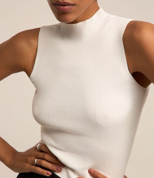 Blusa Musculosa Básica de Punto con Cuello Alto 5