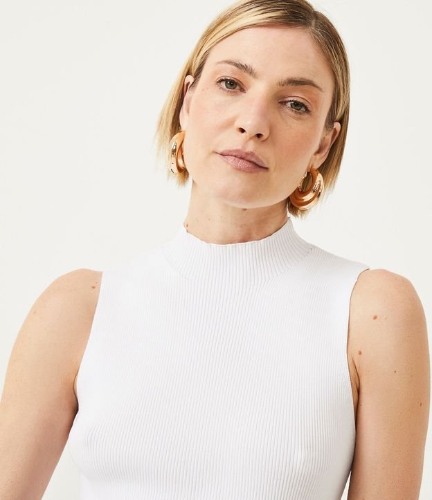Blusa Musculosa Básica de Punto con Cuello Alto 4