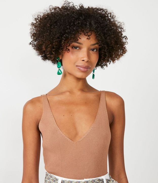 Blusa Musculosa en Punto Acanalado con Escote V 4
