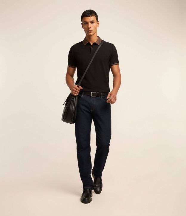 Polo Slim en Algodón con Botones y Detalles Contrastantes
