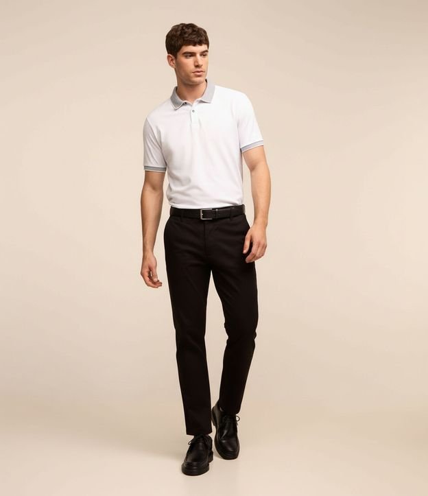 Polo Slim en Algodón con Botones y Detalles Contrastantes
