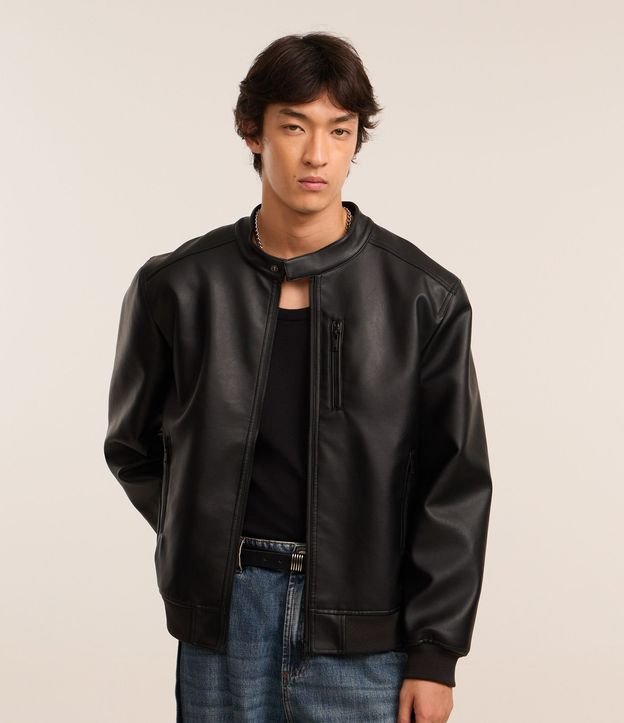 Campera con Capucha y Cierre Frontal
