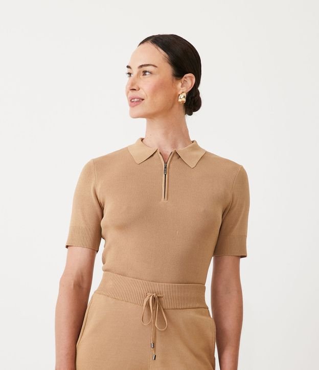 Blusa en Tejido de Punto con Mangas Cortas Cremallera en el Cuello