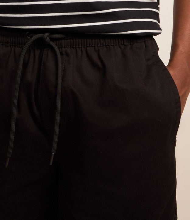 Bermuda en Sarga con Cintura Elástica y Cordón 5