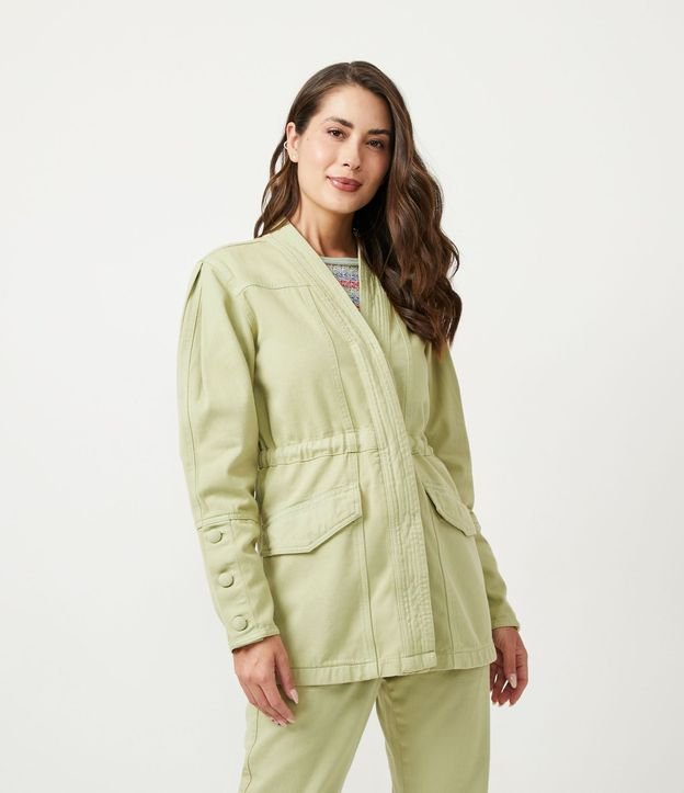 Campera Parka en Sarga con Abotonado Diferenciado en los Puños