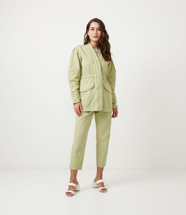 Campera Parka en Sarga con Abotonado Diferenciado en los Puños 2