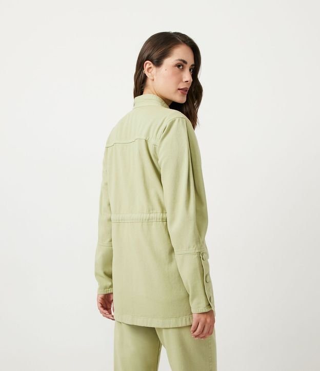 Campera Parka en Sarga con Abotonado Diferenciado en los Puños 3