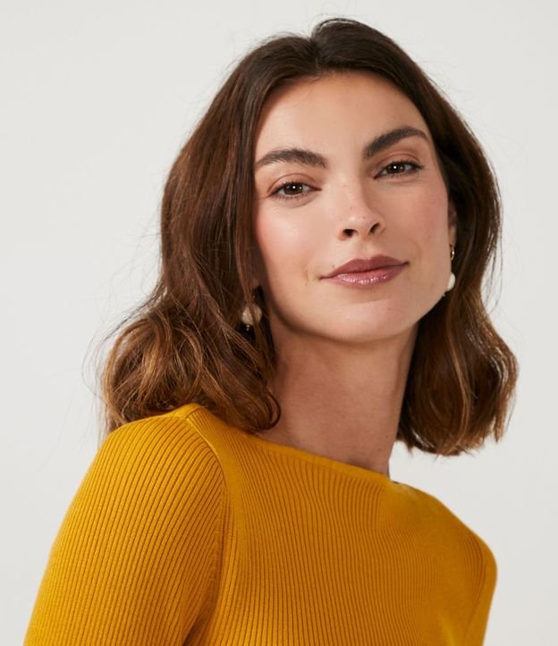 Blusa de Punto Acanalada con Cuello Barco 5