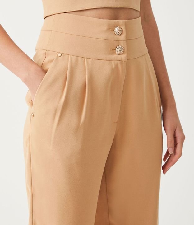 Pantalón Carrot en Crepé con Botones de León 4