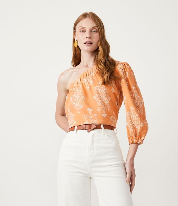 Blusa en Viscolino con Hombro Unico y Estampado de Follaje
