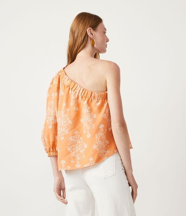 Blusa en Viscolino con Hombro Unico y Estampado de Follaje 3