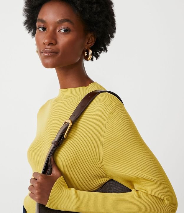 Blusa Básica en Tejido de Punto Acanalada con Cuello Alto 4