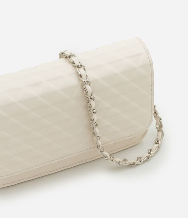 Bolso Estructurado en Capitoneada con Asas de Cadena 9