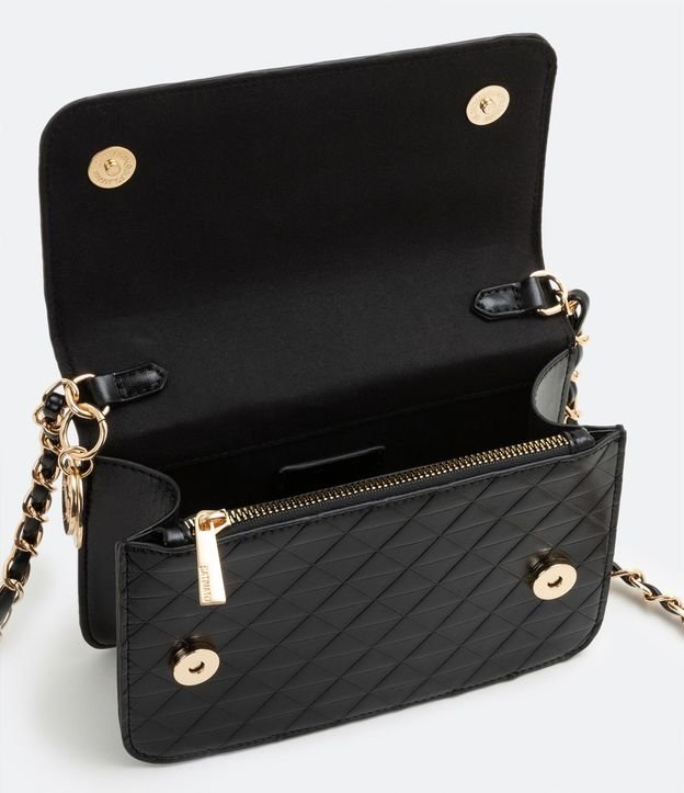 Bolso Estructurado en Capitoneada con Asas de Cadena 6