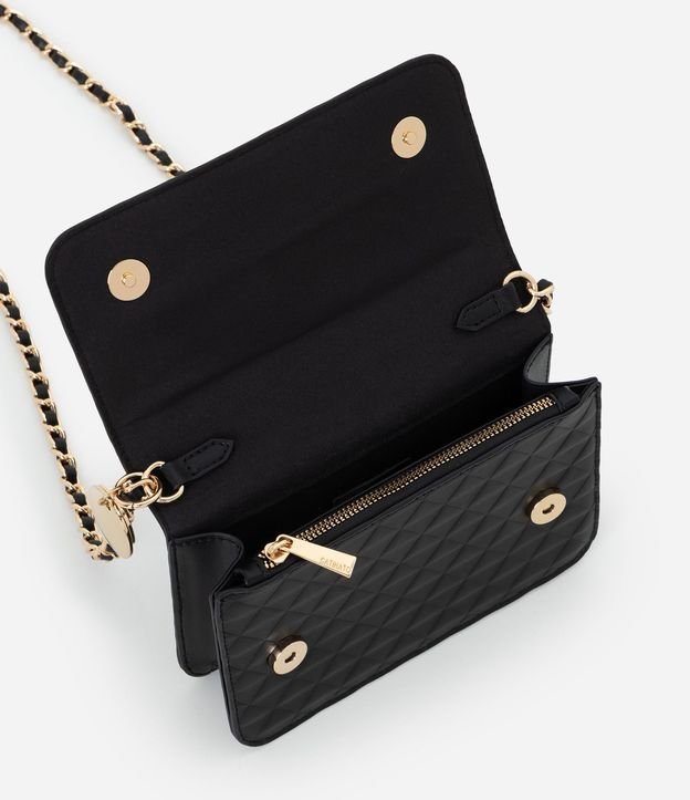 Bolso Estructurado en Capitoneada con Asas de Cadena 7