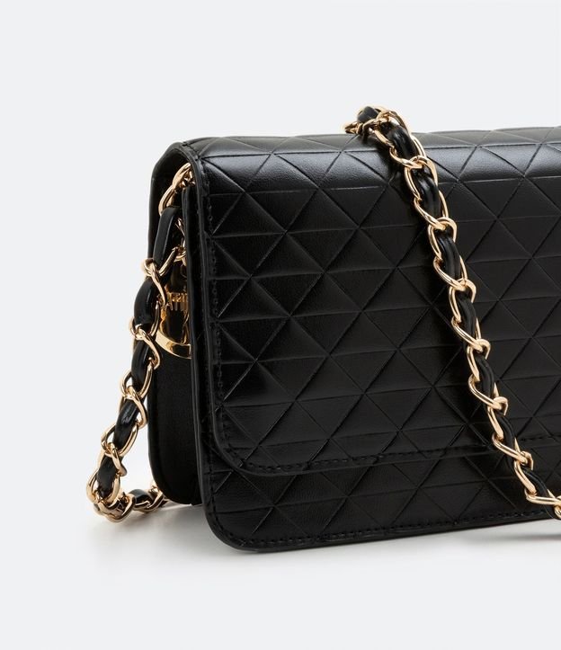 Bolso Estructurado en Capitoneada con Asas de Cadena 9