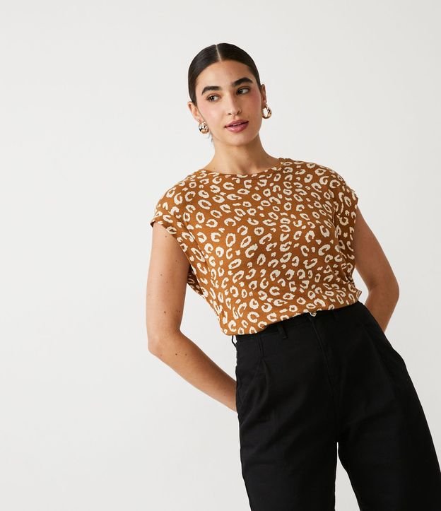 Blusa Musculosa Muscle Tee en Viscosa con Estampado Animal Print