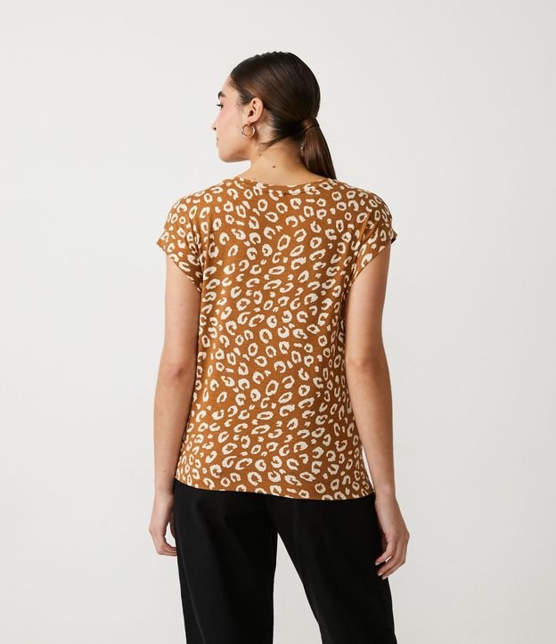 Blusa Musculosa Muscle Tee en Viscosa con Estampado Animal Print 3