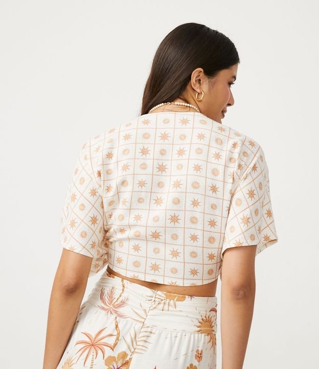 Blusa Cropped en Viscosa con Lazo y Estampado de Soles 3