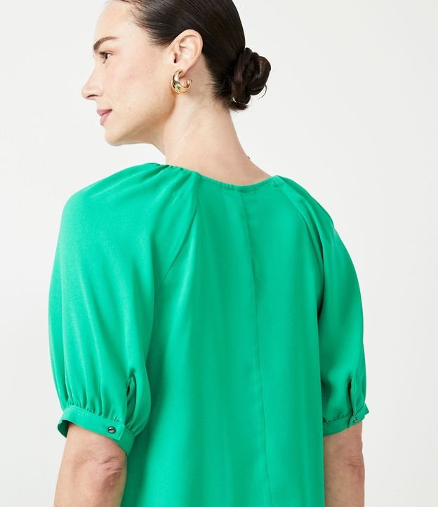 Blusa Manga Corta en Crepé con Detalle en lo Escote 5